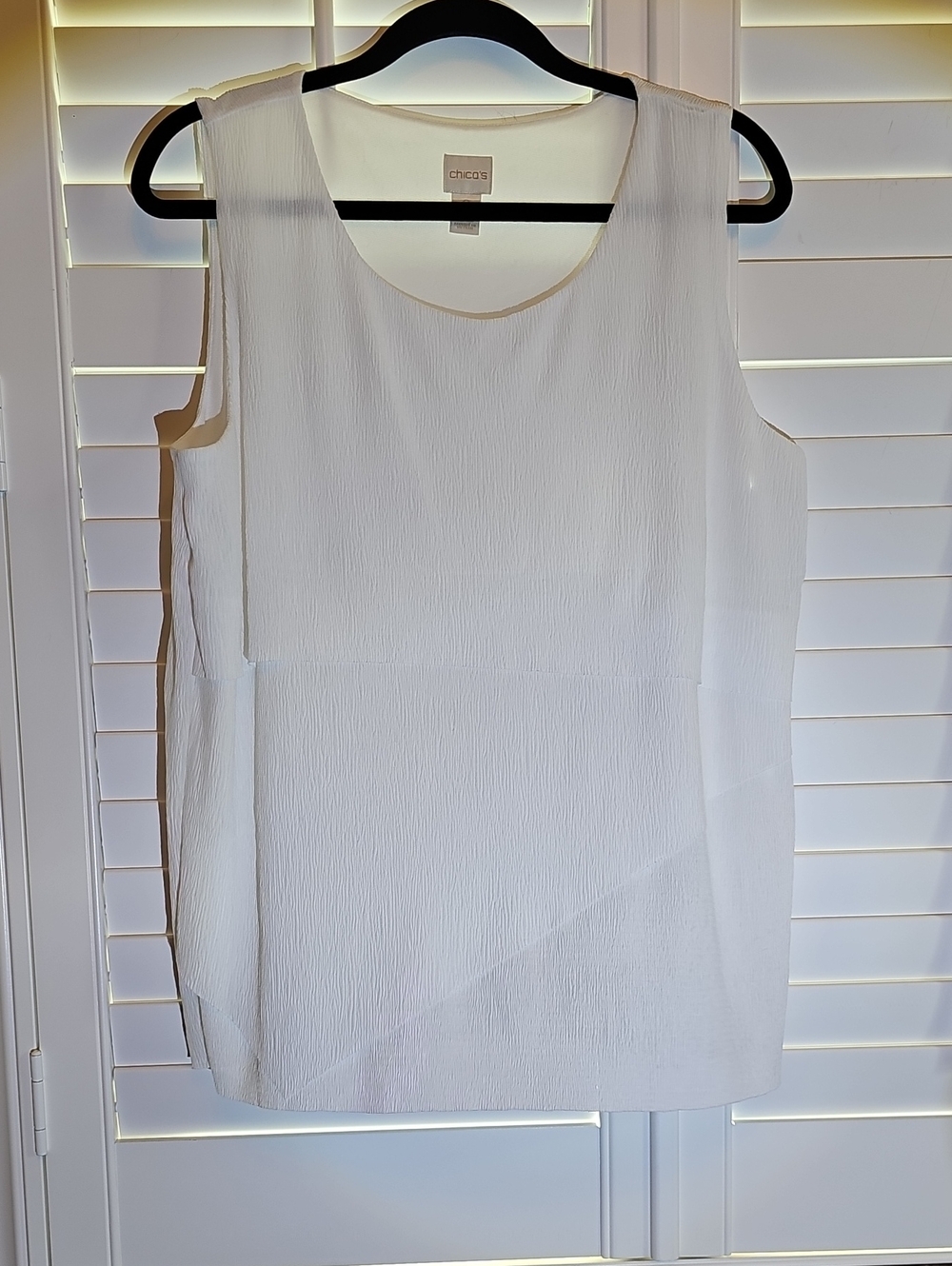 Chico's White Textured Sleeveless Shift Top